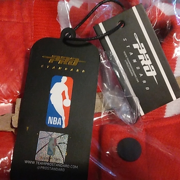 Men's Pro Standard Red Philadelphia 76ers Remix Varsity Full-Zip Jacket - Picture 2 of 2